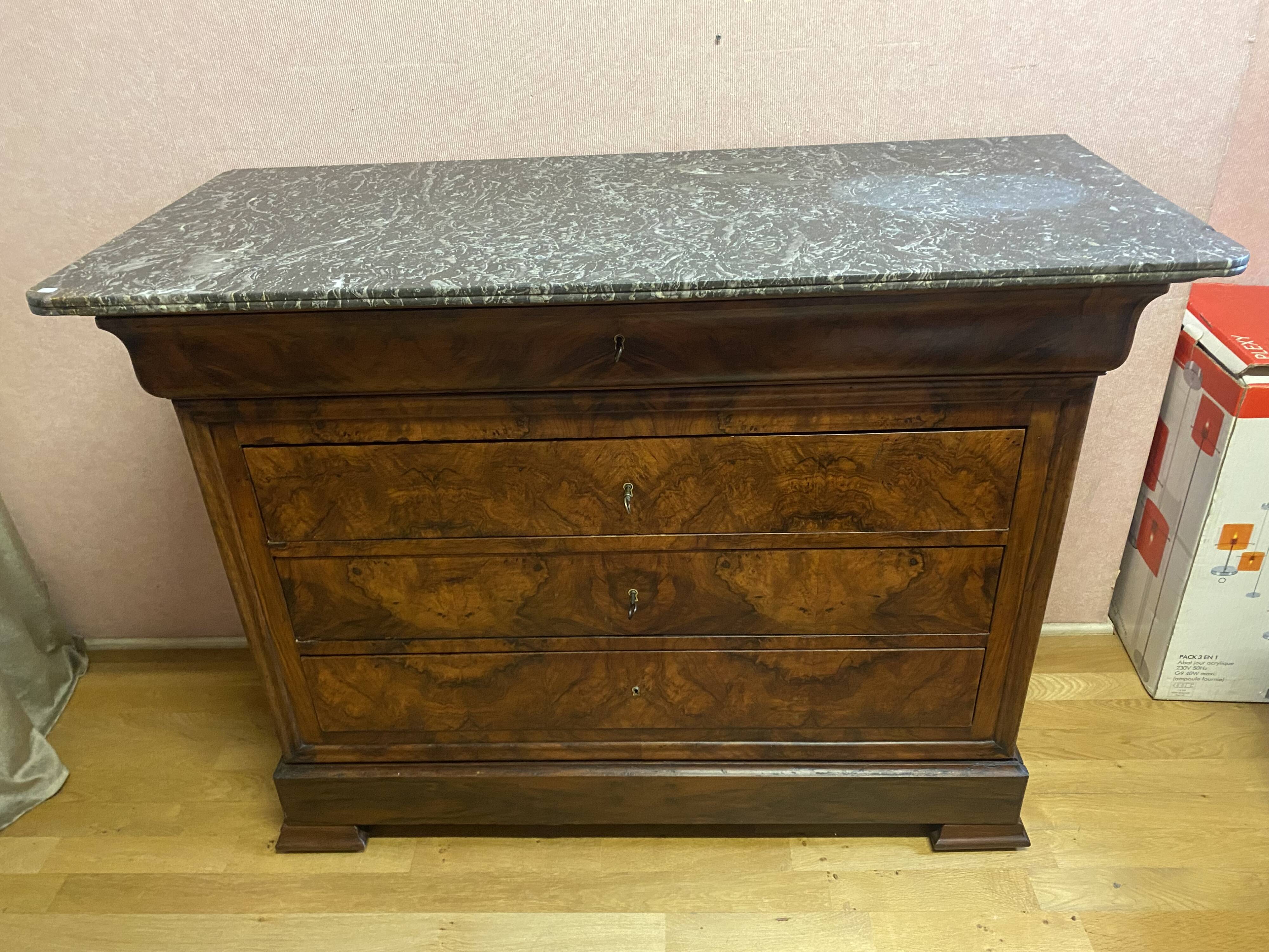 Louis Philippe chest of drawers in walnut