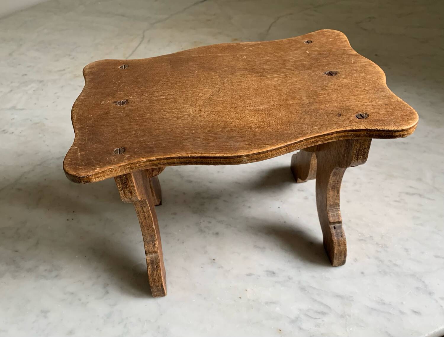 Plant stand footrest