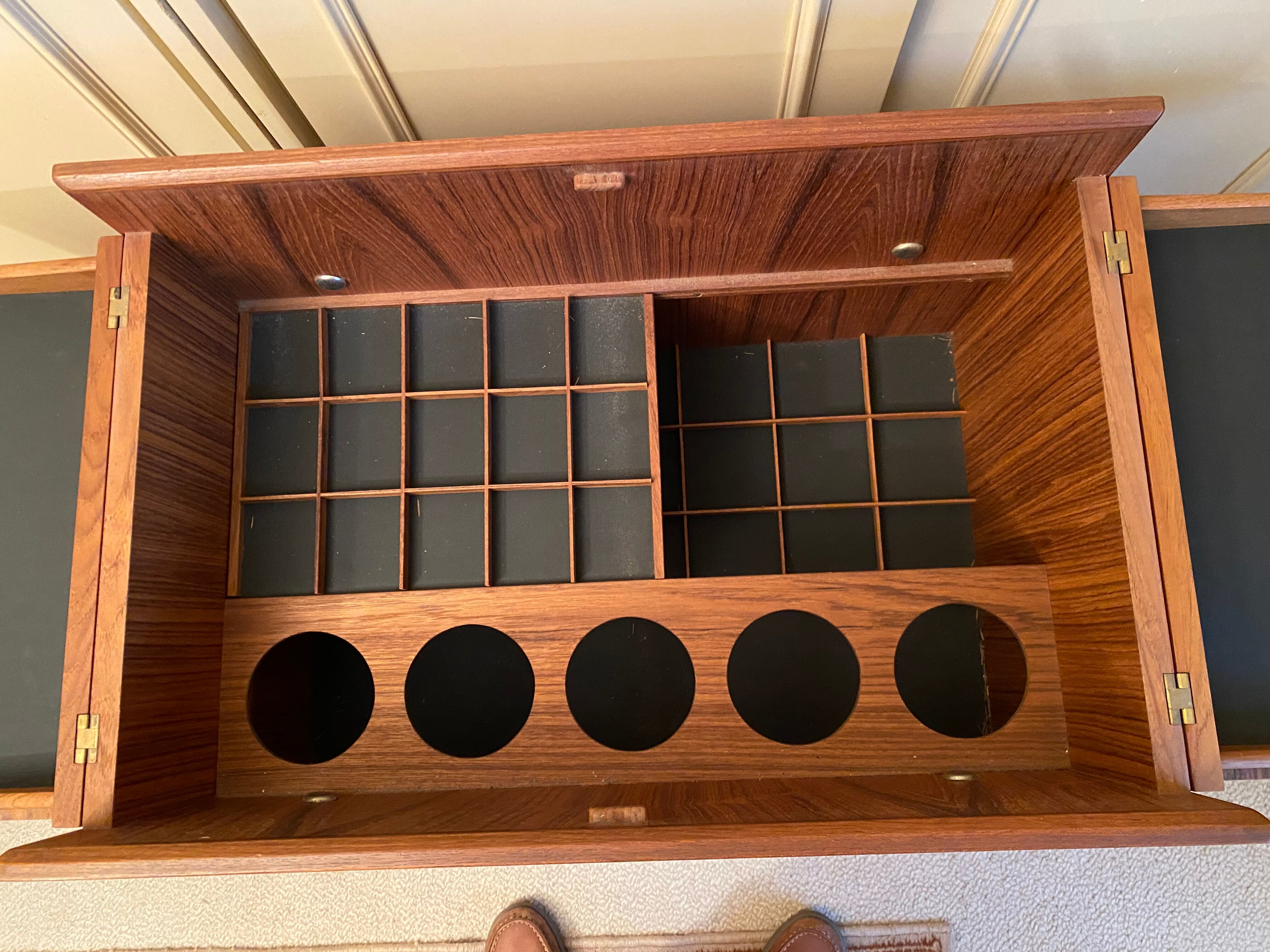 Furniture wooden rolling bar box
