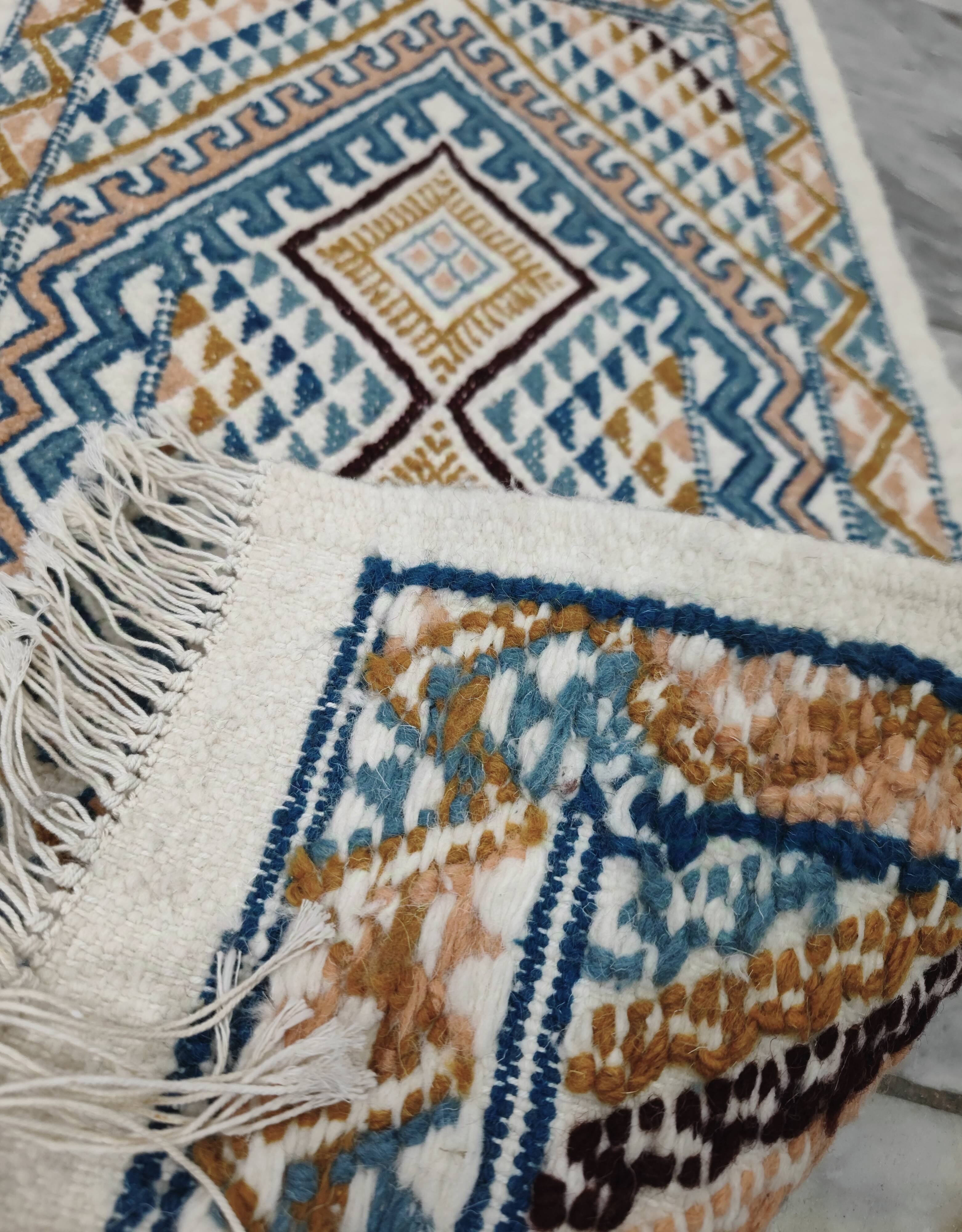 Handmade margoum rug in natural wool