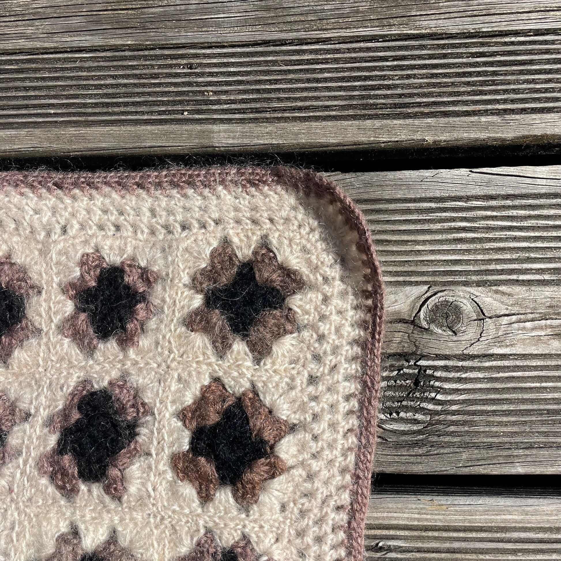 Crochet blanket in wool 1m x 1m