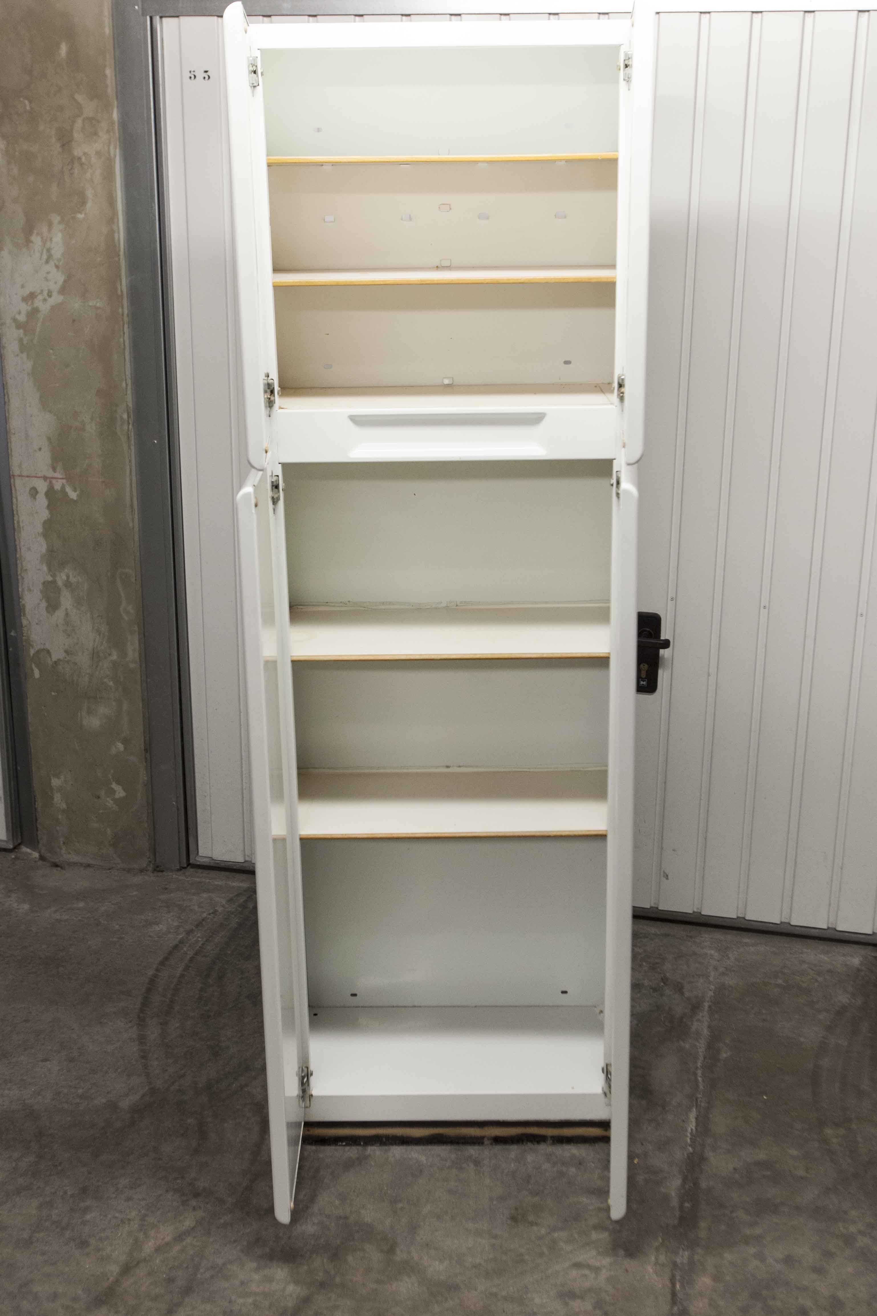 Bathroom cabinet in white metal 1960