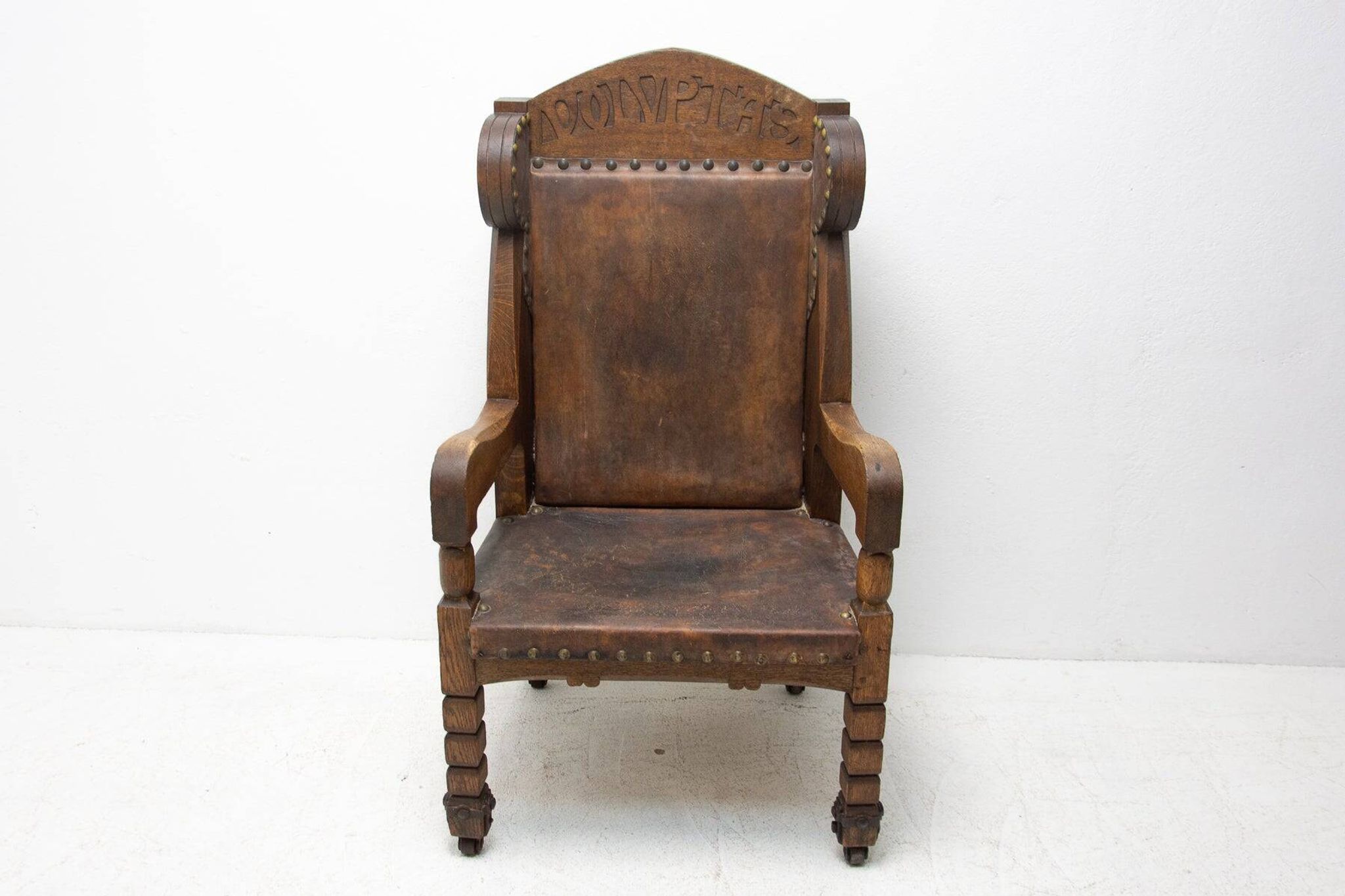 Chaise de trône massive de la fin du 19e siècle