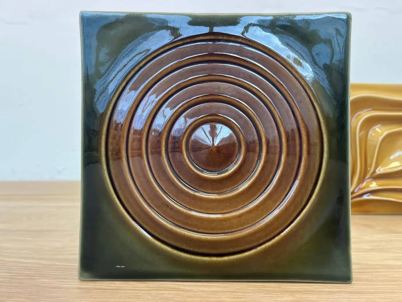 Carreaux en céramique au design unique / Tchécoslovaquie, années 1960, jamais utilisés, 23 pièces