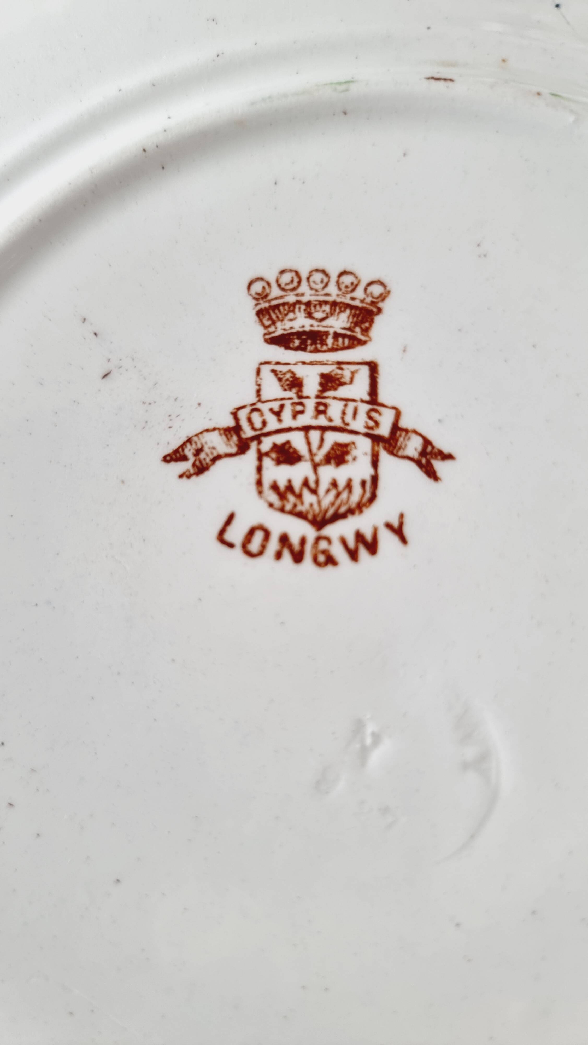 Set of 5 Longwy Cyprus dessert plates, 19th century, with oriental decoration.