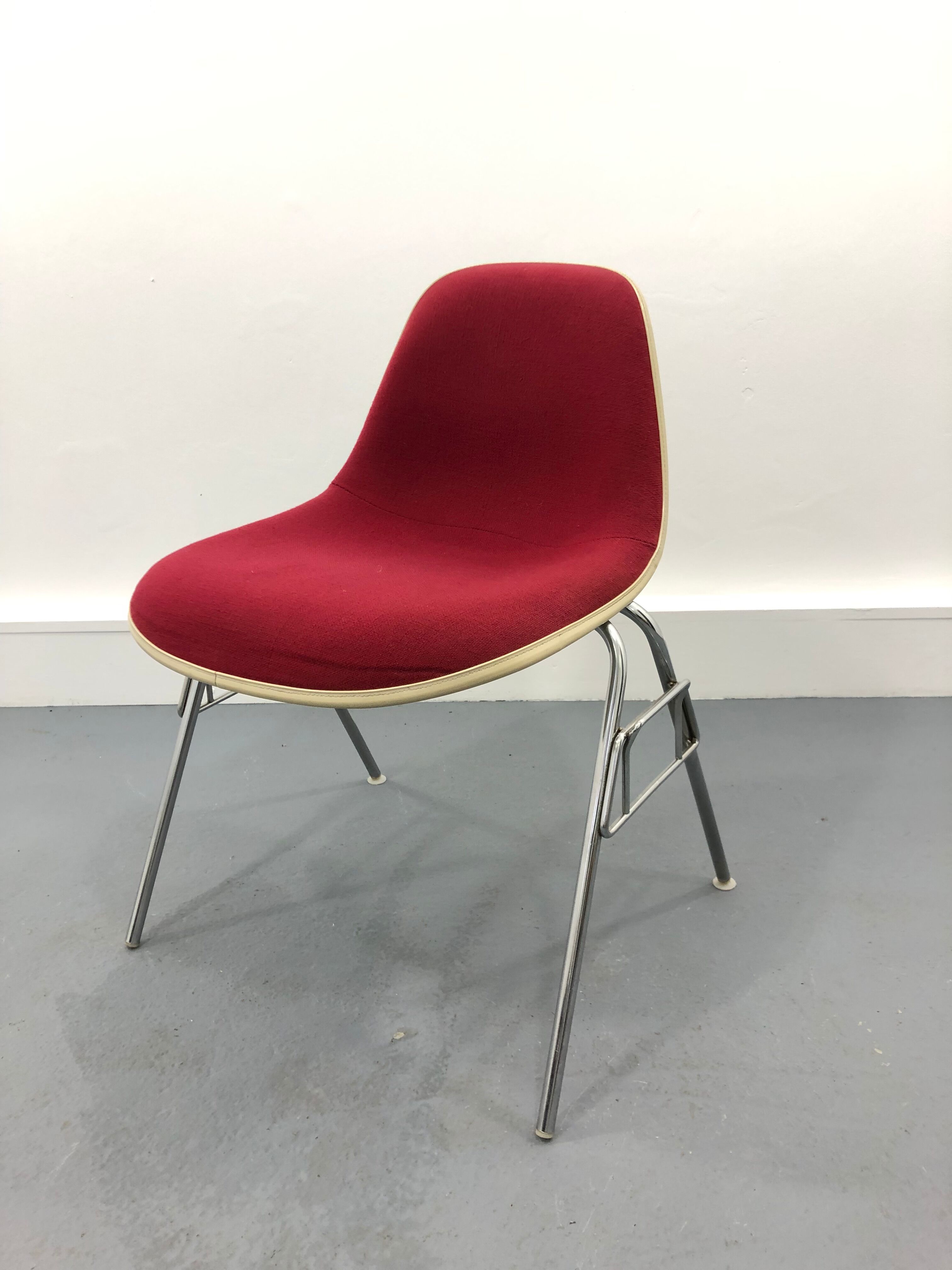 Chaise en fibre de verre par Charles & Ray Eames pour Vitra, années 1960