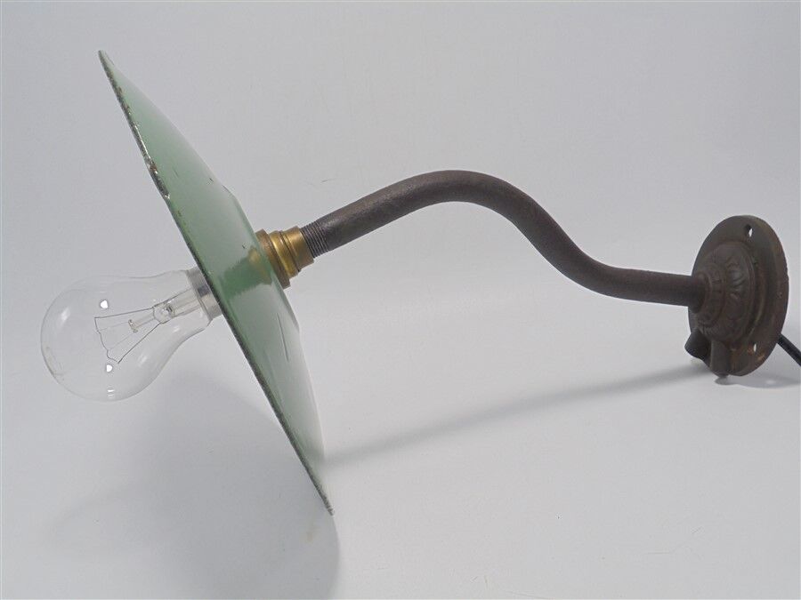 Gooseneck wall lamp