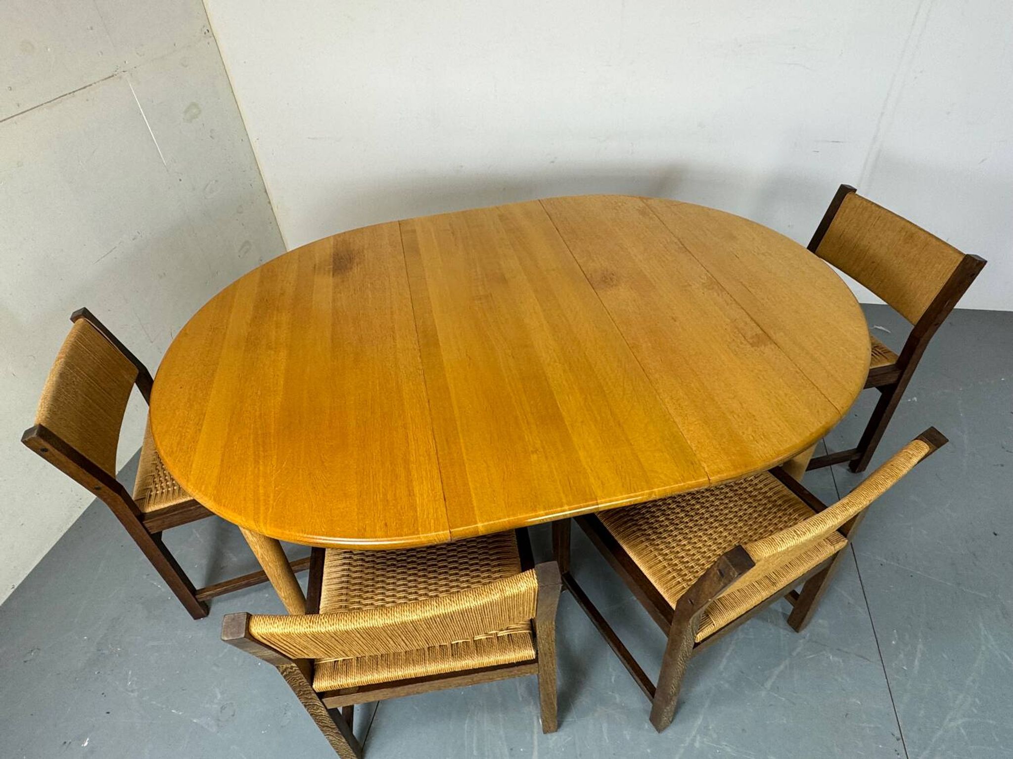 Table à manger ronde extensible en chêne, design danois du milieu du siècle, années 1960