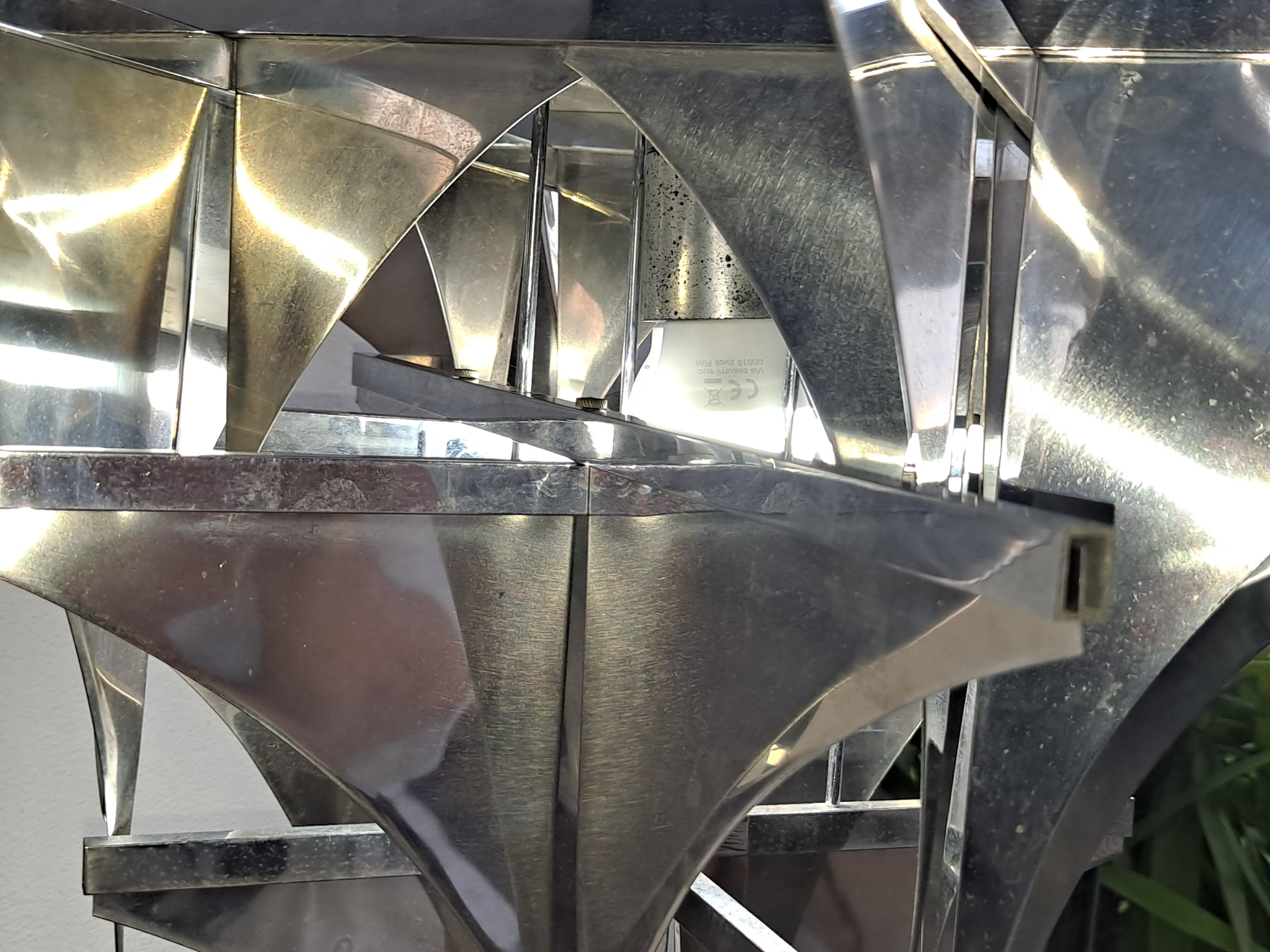 Vintage Italia n Steel Light Art Design