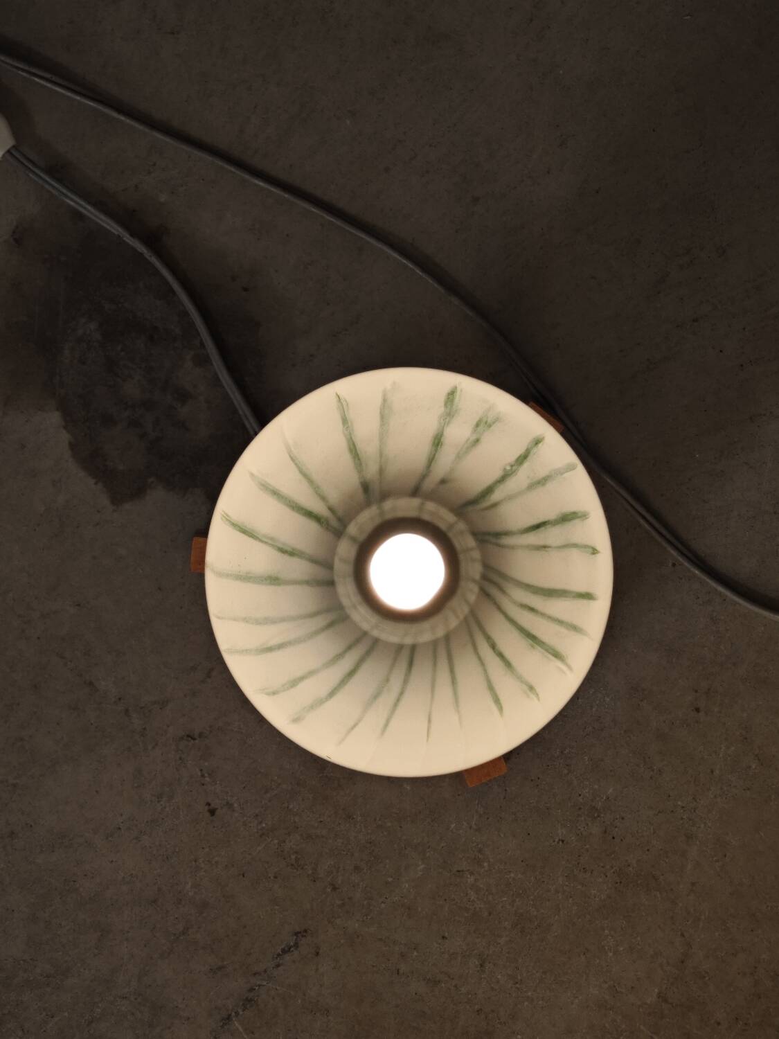 Lampe de table Drevo Humpolec opaline verte type 107/S