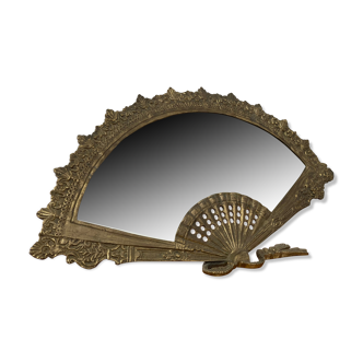 Beveled mirror fan
