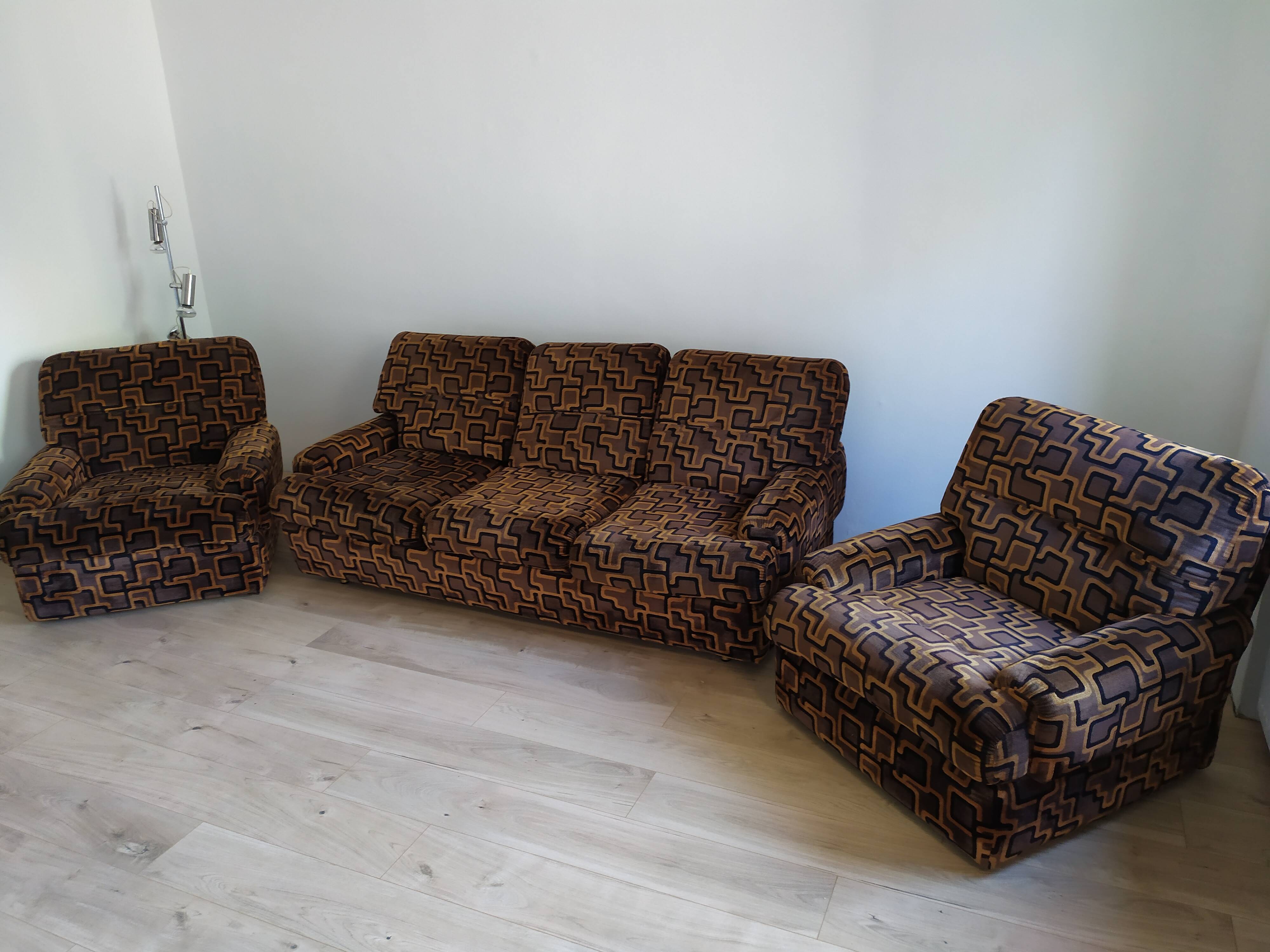 Set vintage sofa bed and 2 armchairs