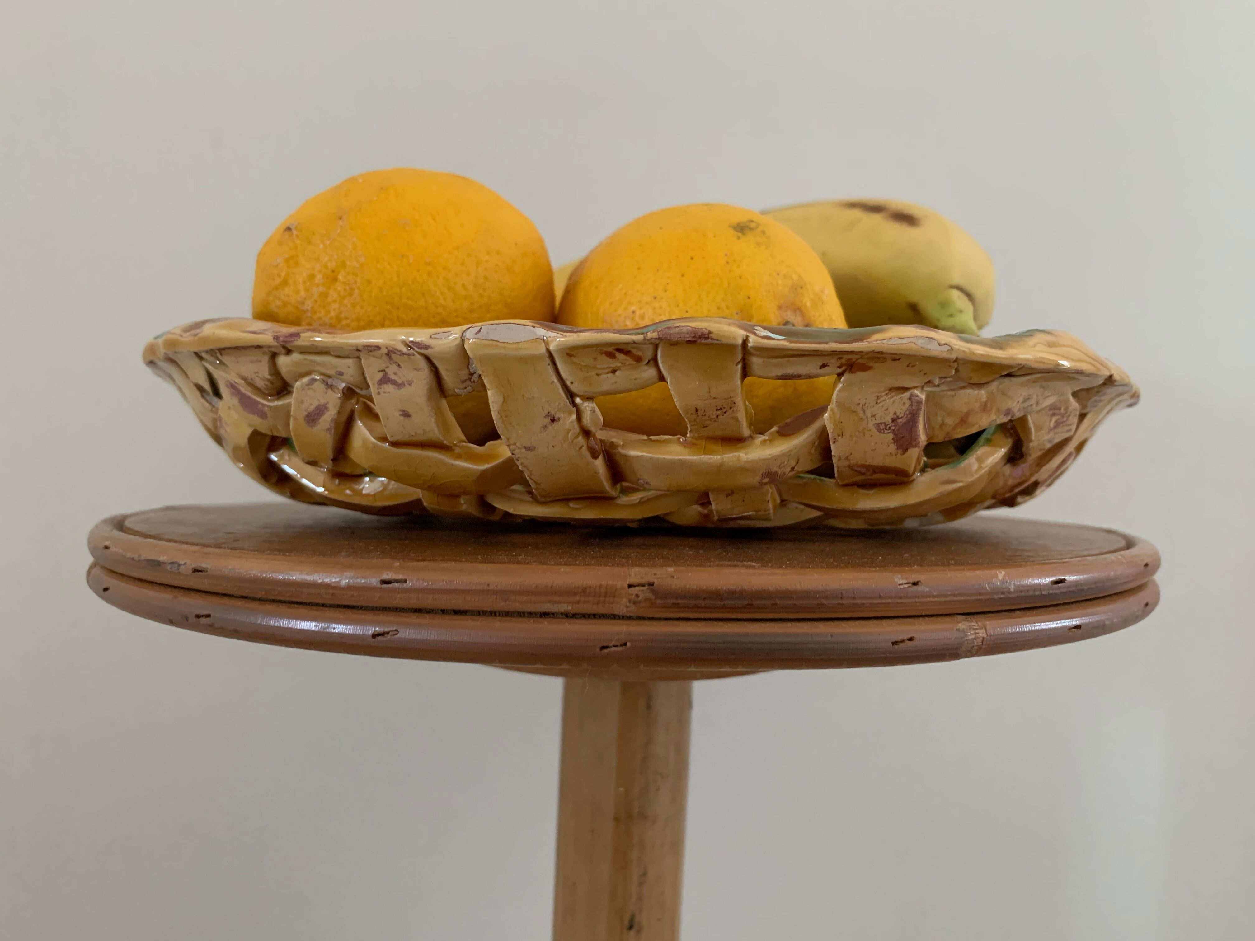 Ceramic braided fruit cup
