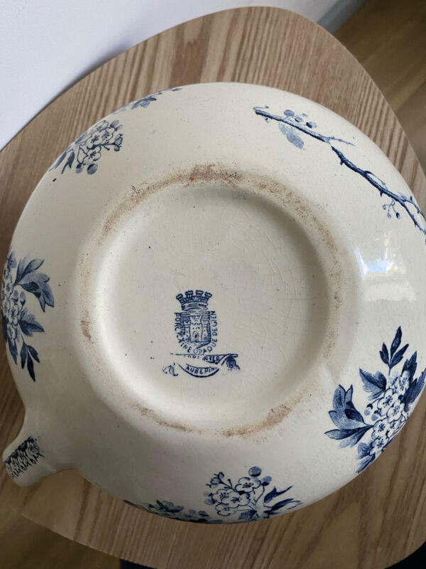 Ancien broc de toilette - porcelaine de Gien