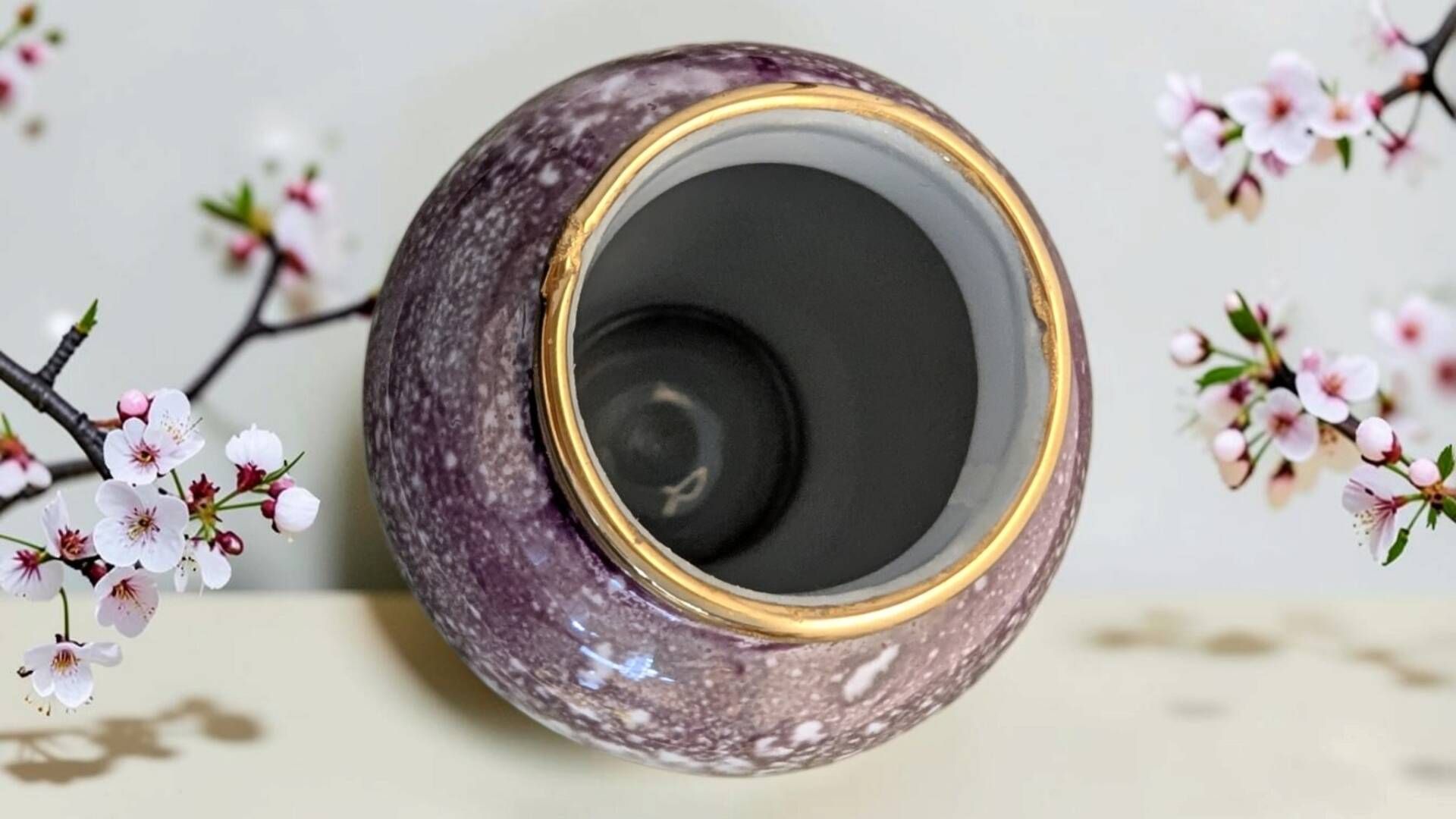 Small vase in Limoges porcelain – speckled purple decoration – Painted by Ma