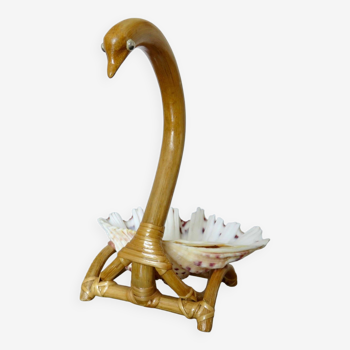 Empty pocket "swan" in rattan and shell