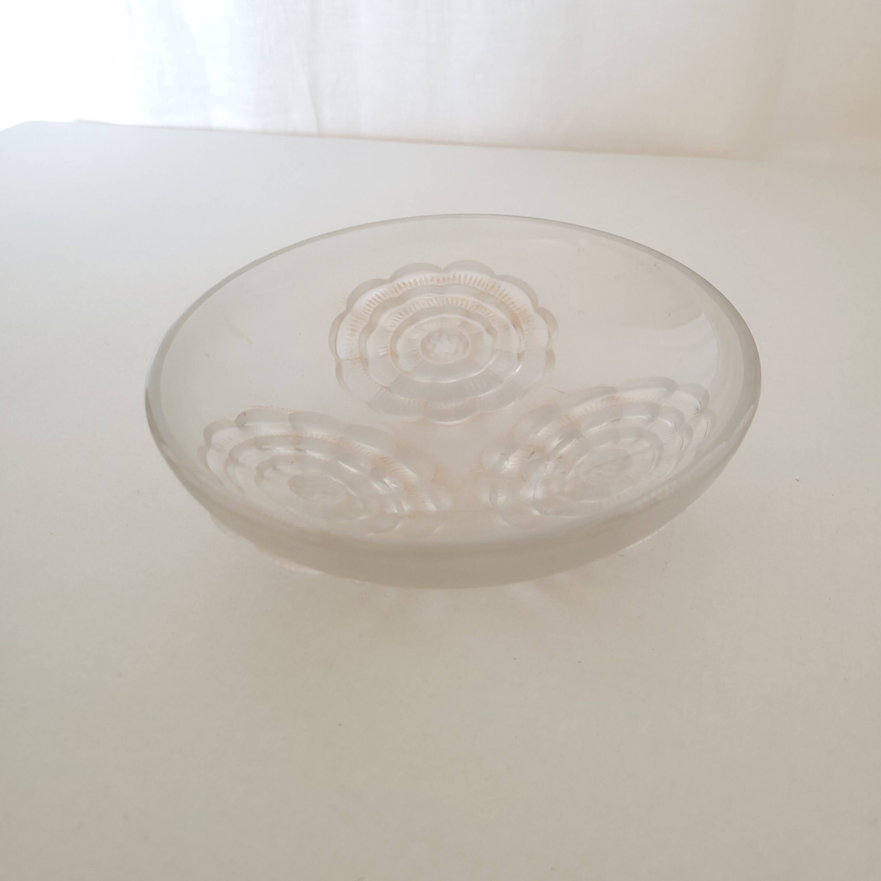 Small polished glass bowl, Art Nouveau period.