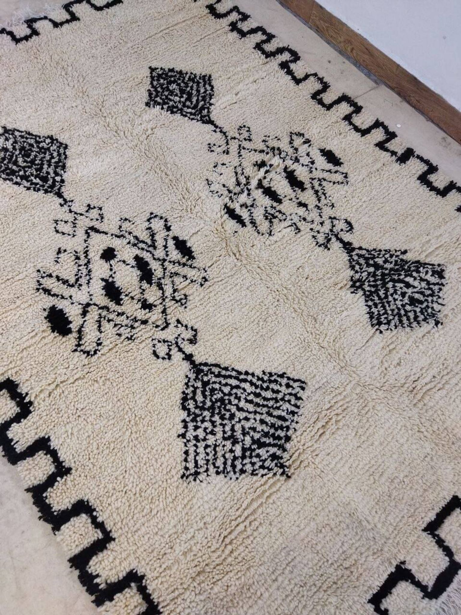 Handmade Moroccan Berber Rug 268 X 188 CM