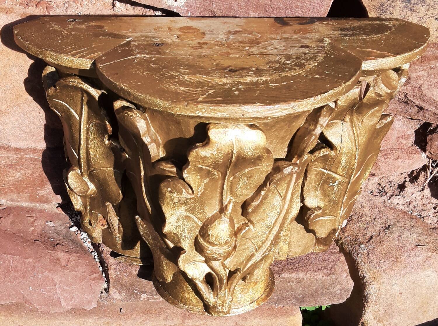 Gilded carved wooden capital, 18th century.