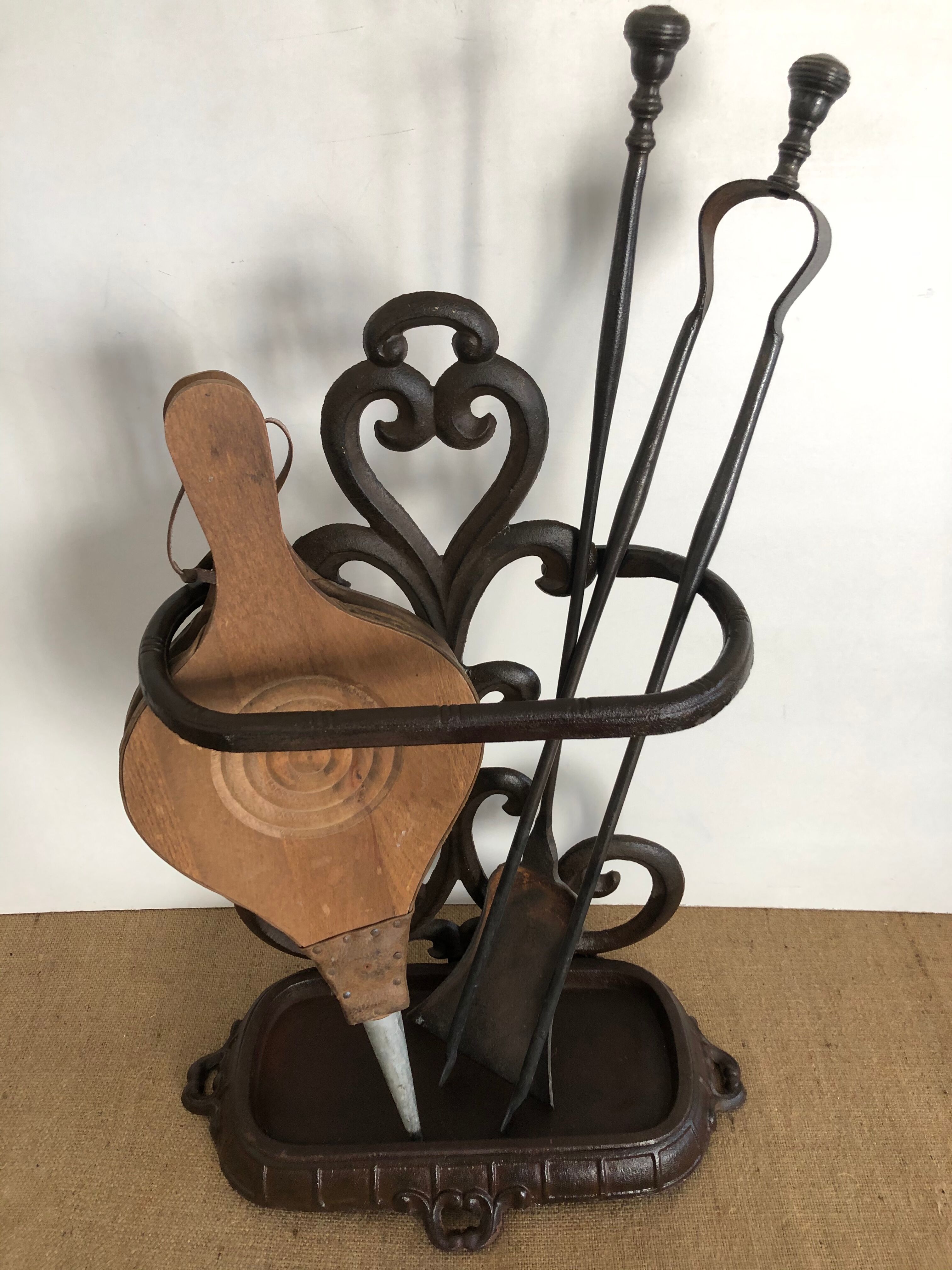 Fireplace utensil holders