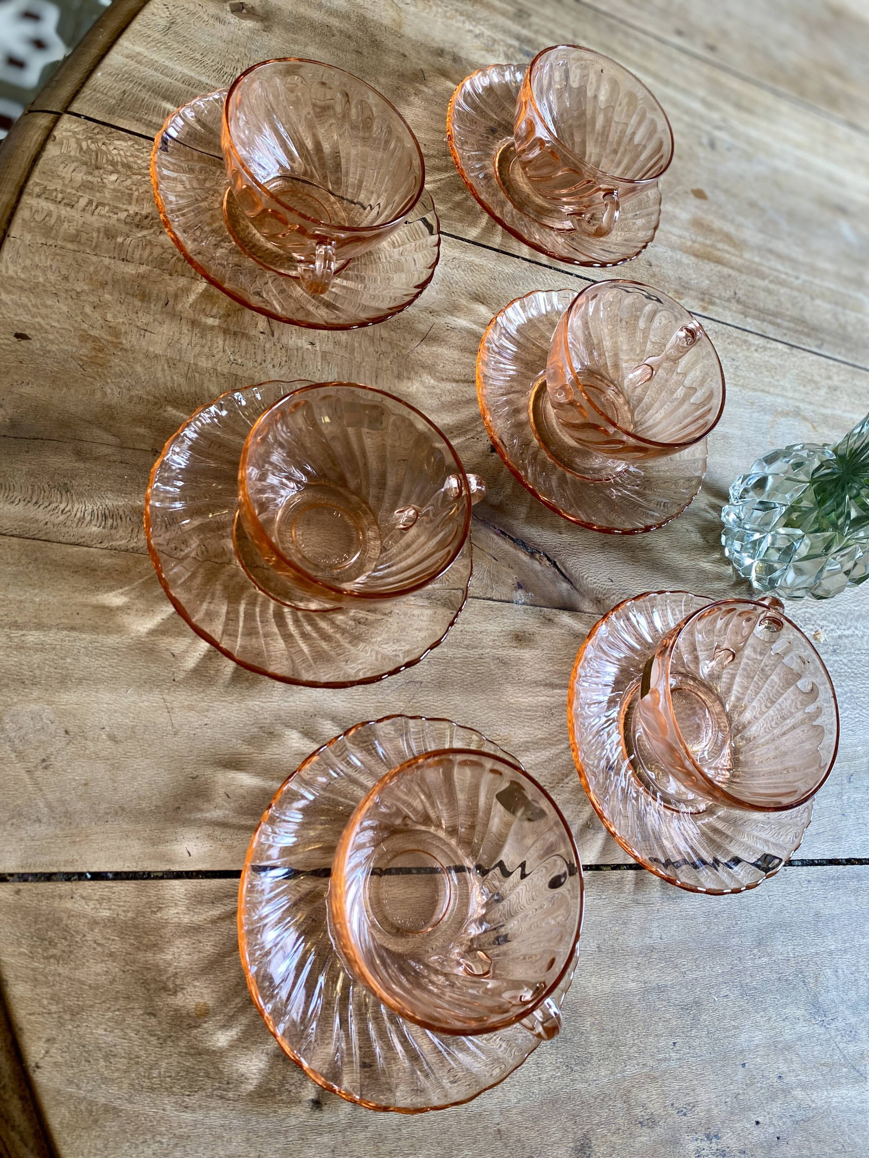 Set of 6 cups and vintage saucer in rosaline from Arcoroc