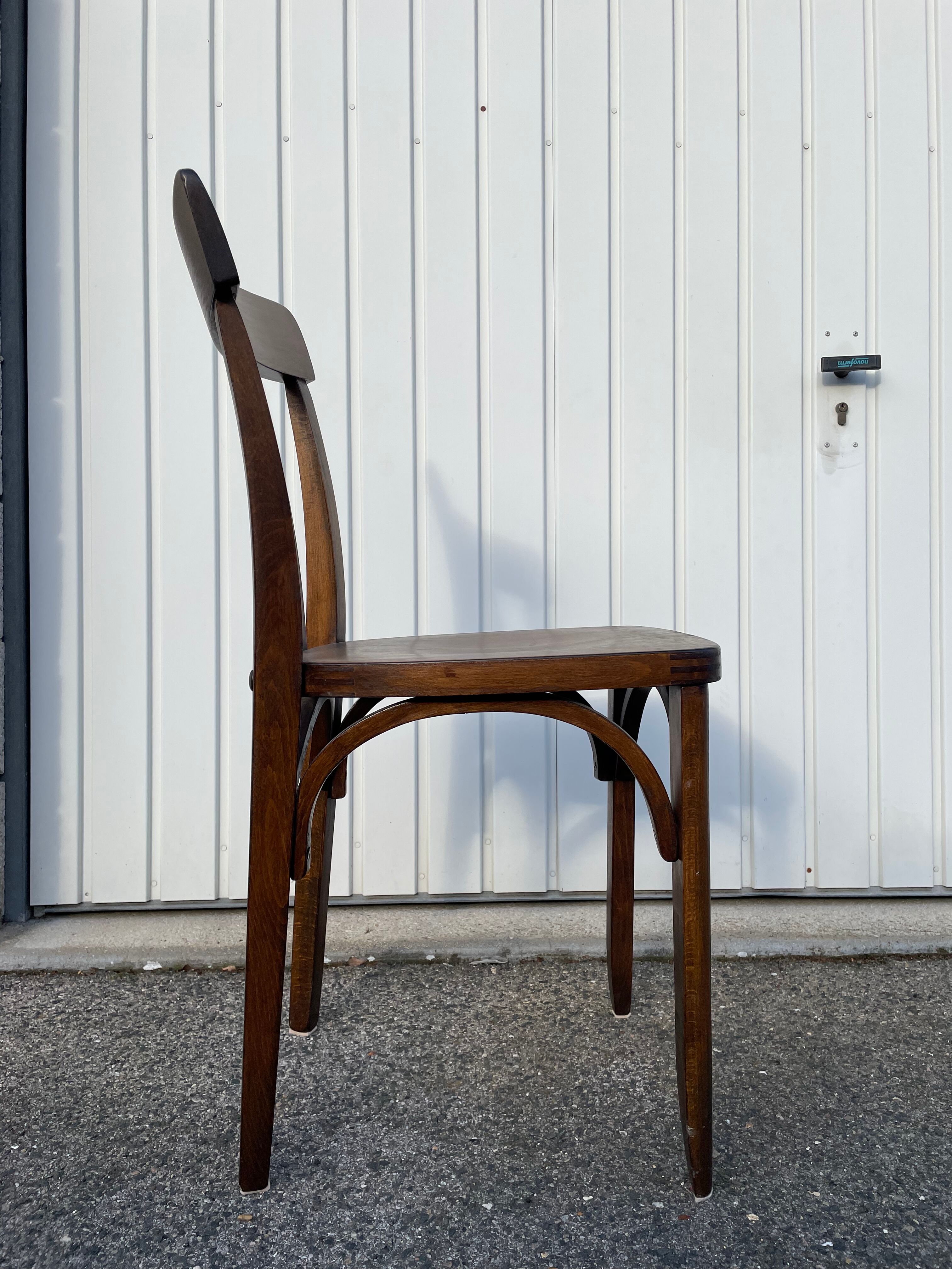 Curved wooden bistro chair Luterma 1950