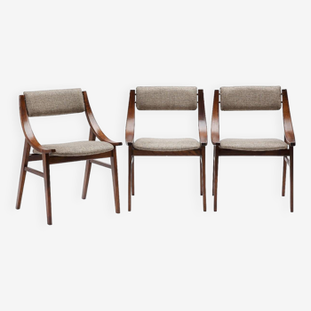 Set of 3 skoczek chairs from the 60s.