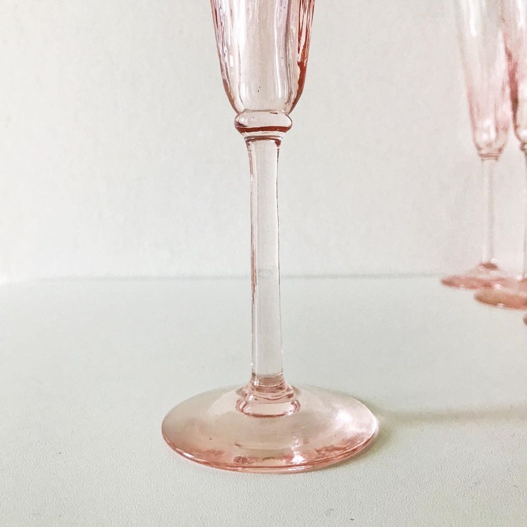6 pink champagne flutes
