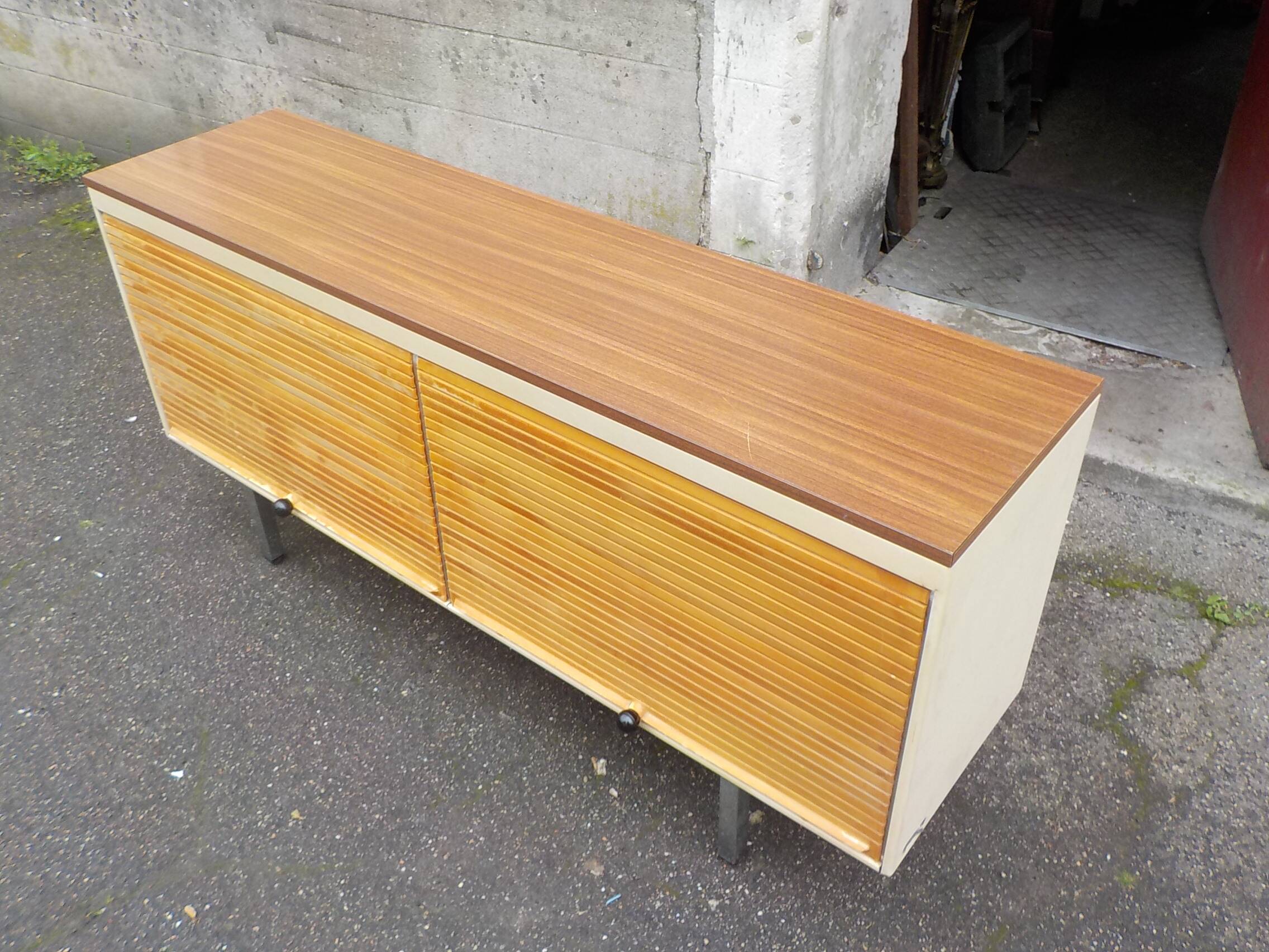 Enfilade strafor brun clair a rideaux buffet bas