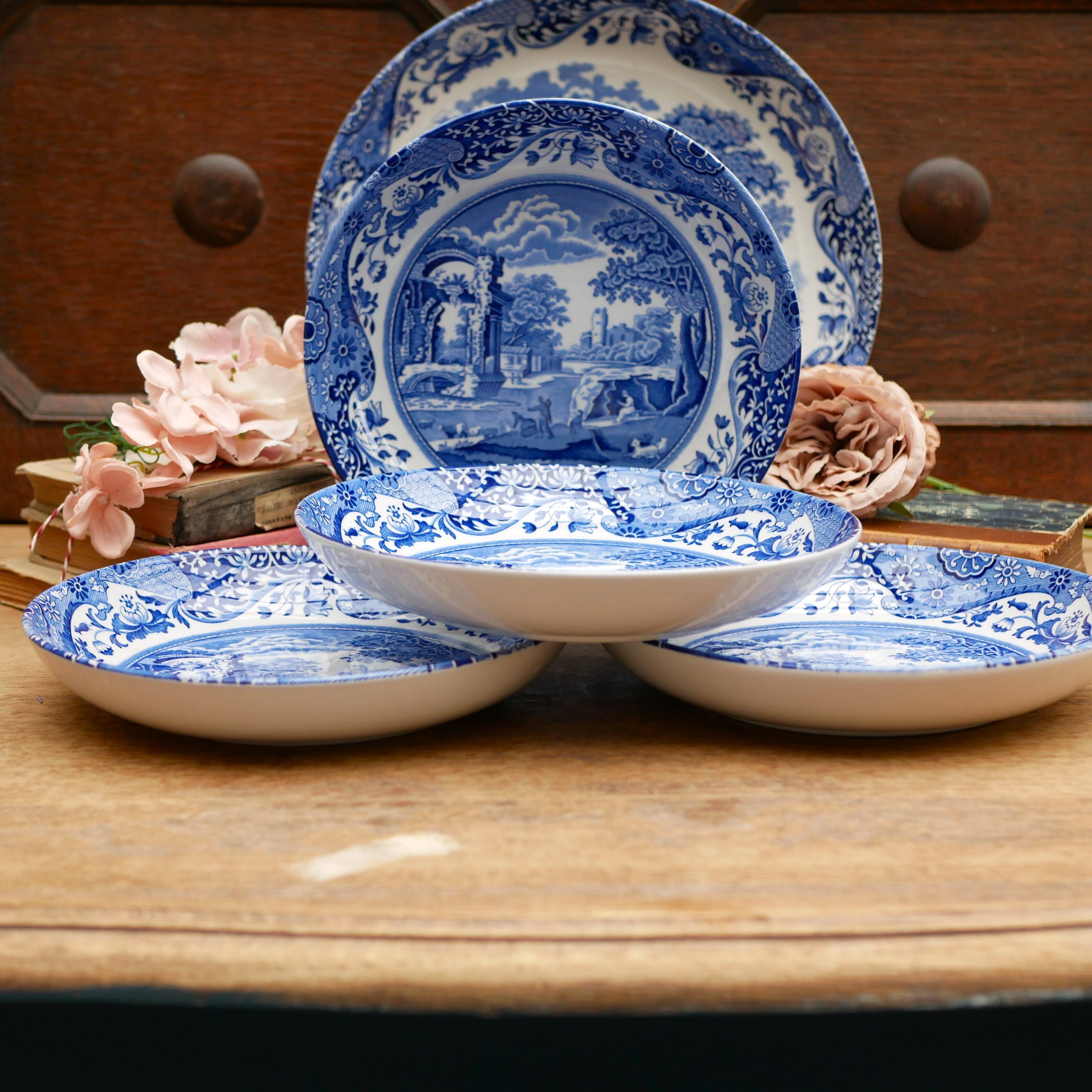 4 Spode pasta bowls in Italian design with a large serving bowl