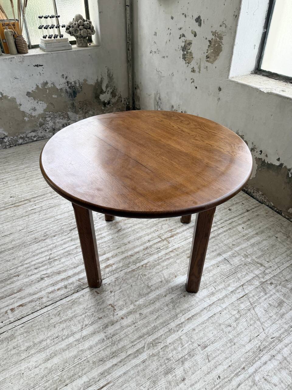 Round oak table 1950