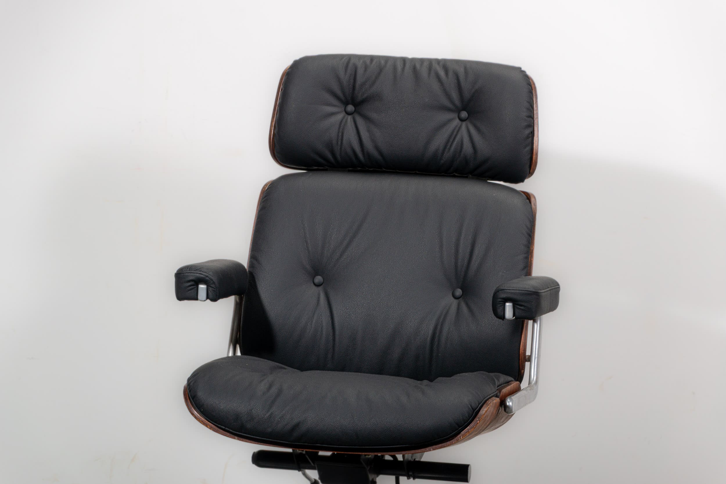 Pasal executive office chair, by Prof. Karl Dittert for Giroflex