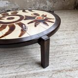 Round ceramic coffee table with “rooster” motif by Dan