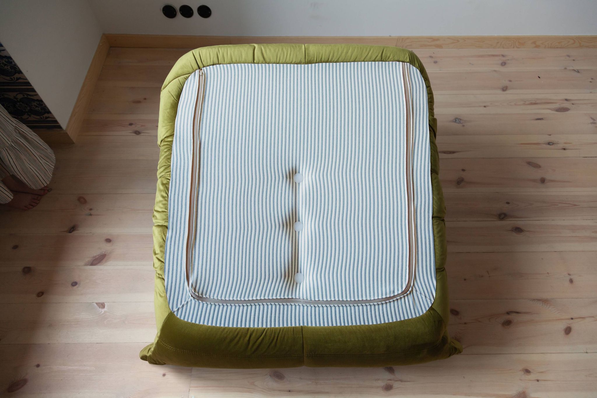 Togo sofa set model designed by Michel Ducaroy 1973