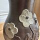 Vase de Noron à décor de fleurs