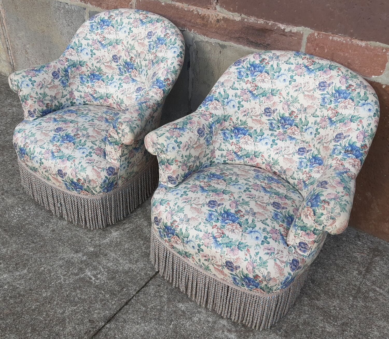 Toad armchair