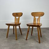 Chaises brutalistes pin massif style chalet