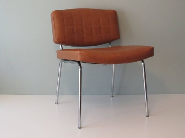 Chaise d'appoint modèle 'Conseil' dessinée par Pierre Guariche pour Meurop Belgique 1960