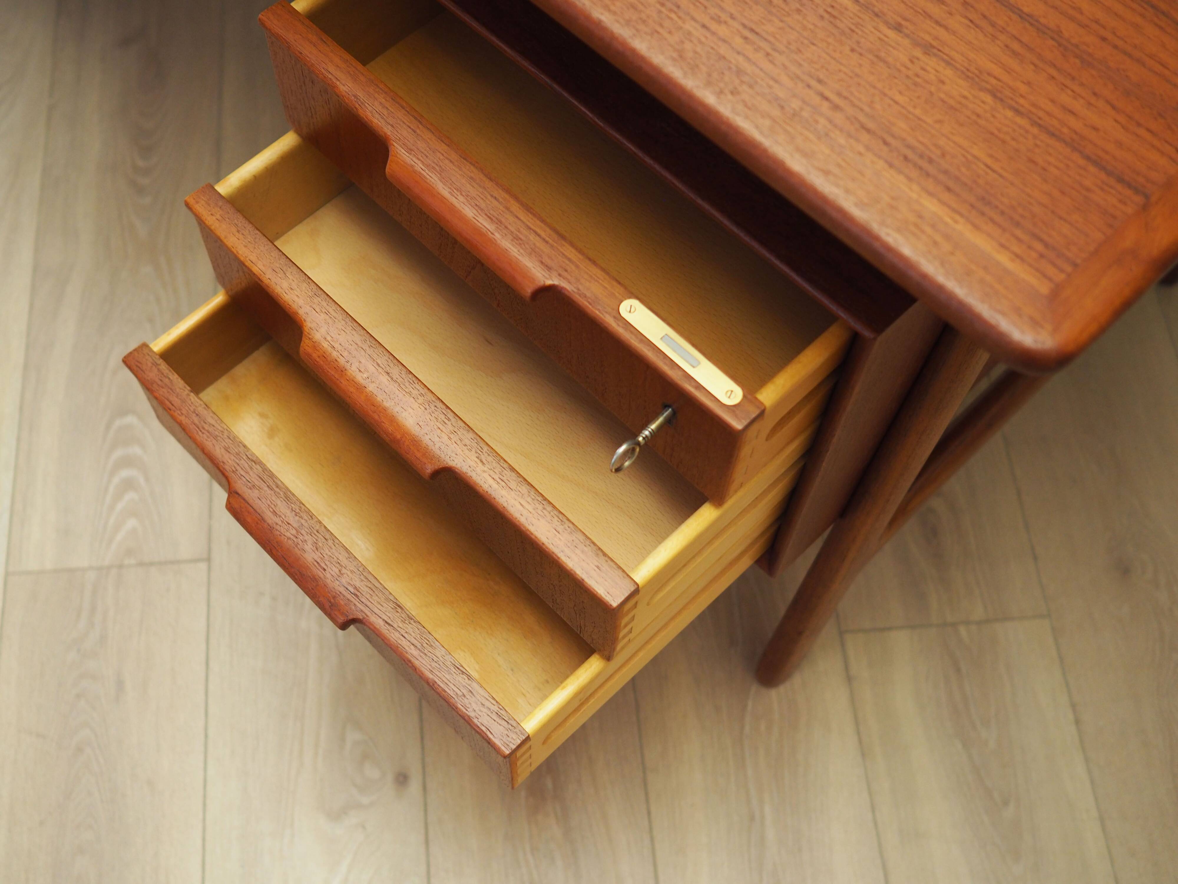 Bureau en teck, design danois, années 1970, fabrication : Omann Jun