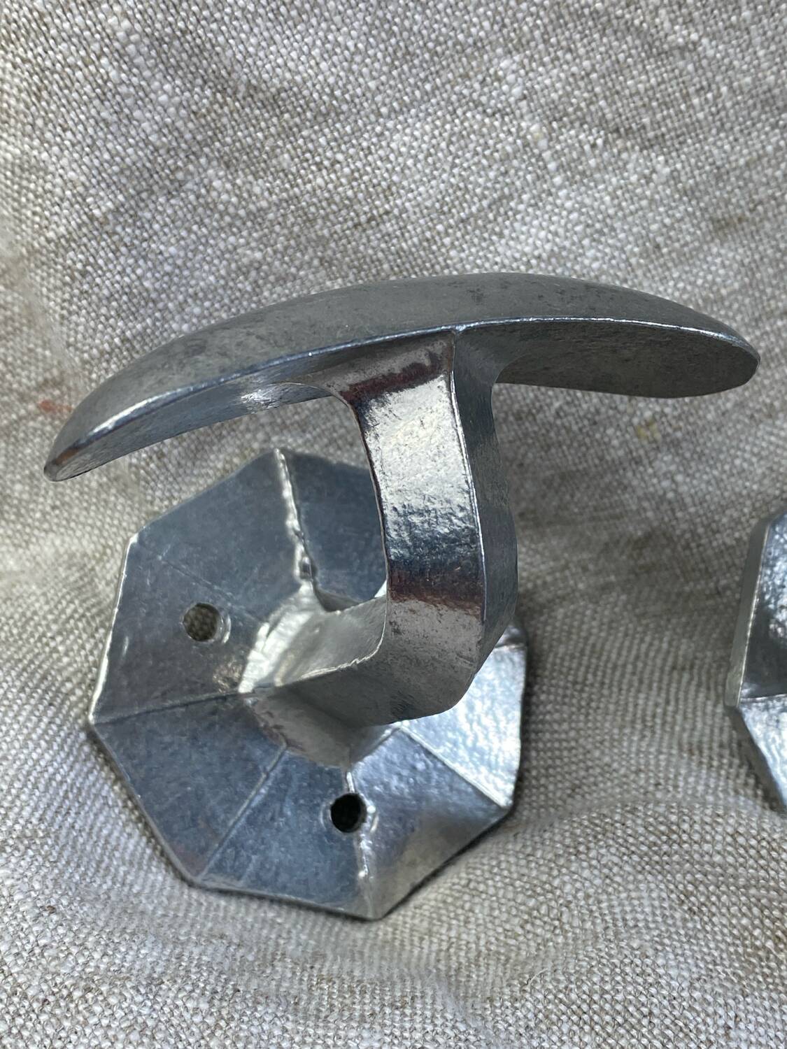 Aluminum cloakroom hooks