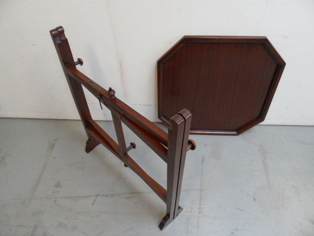 Table d’appoint pliable vintage en acajou