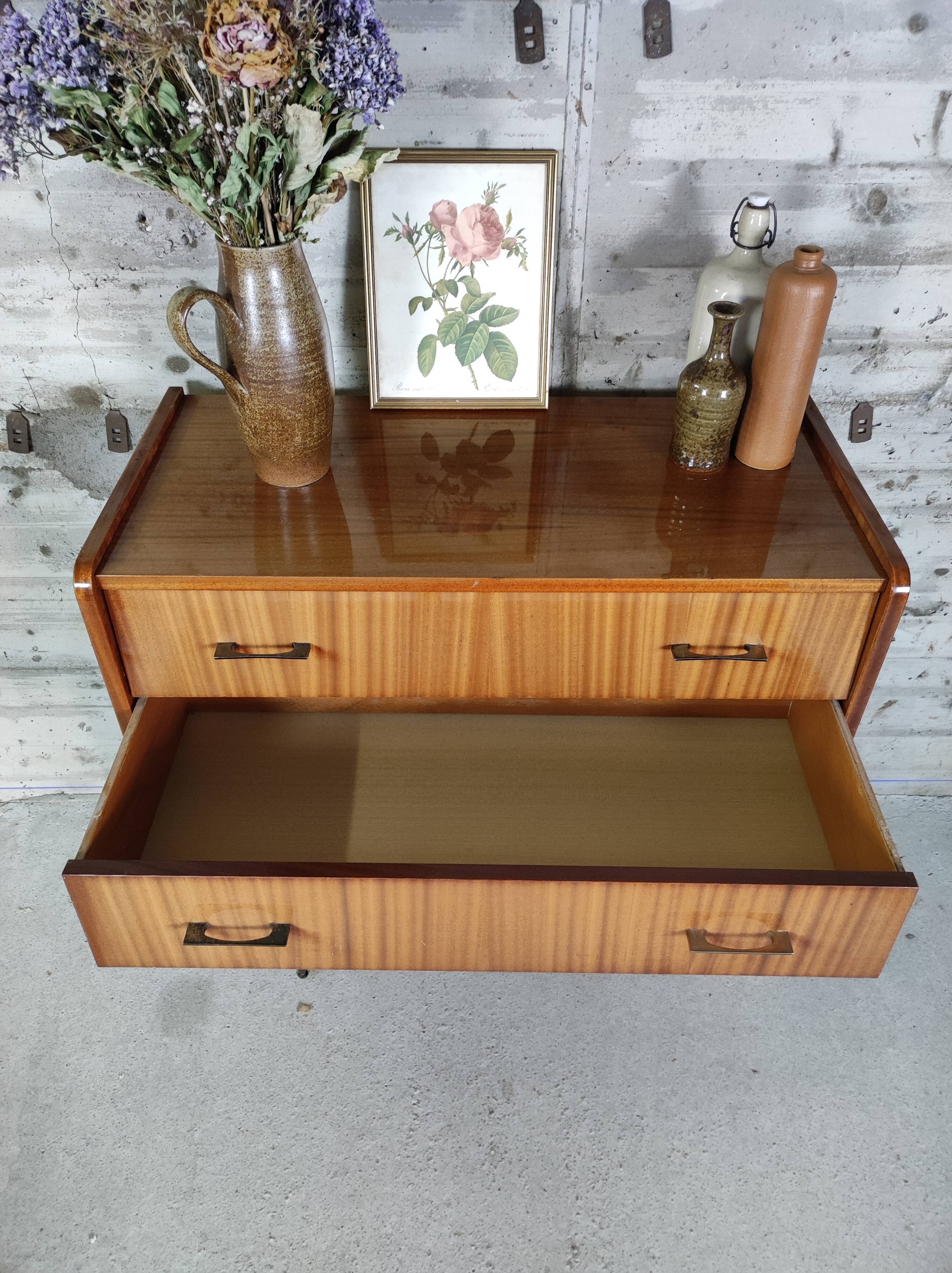 Commode vintage