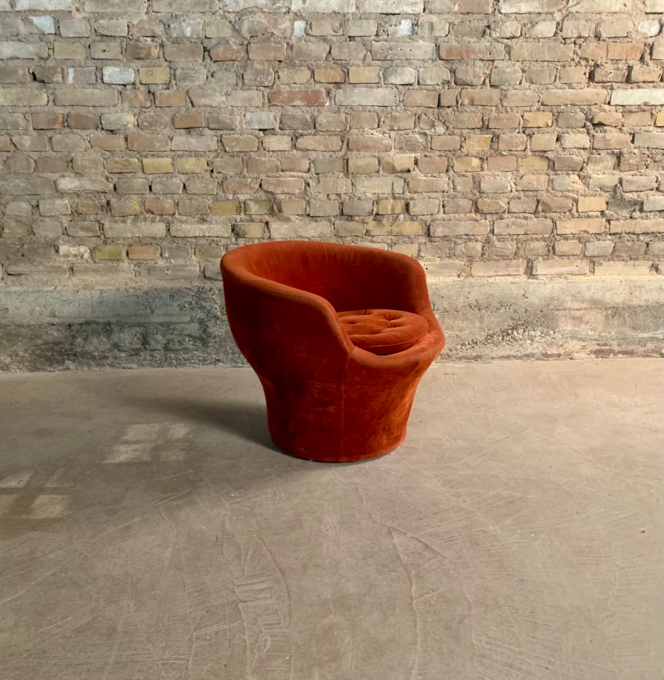 Toad style armchair