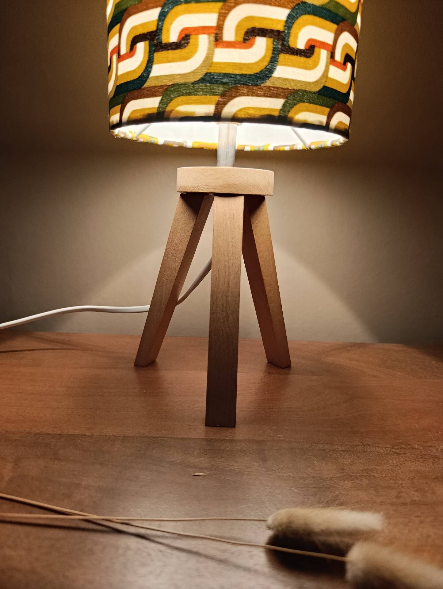 Tripod lamp wood pop Scandinavian | psychedelic print seventies