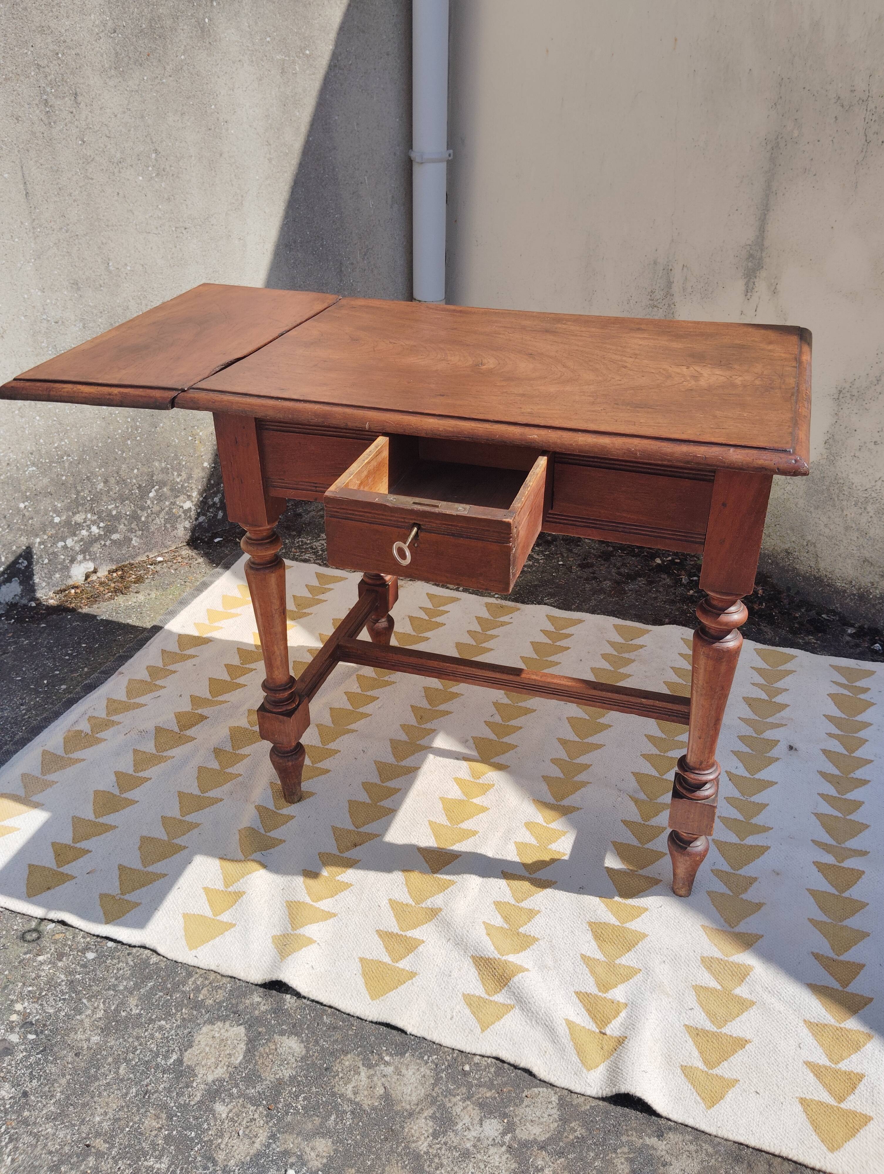 Bureau, écritoire, table d'appoint, fin 19ème