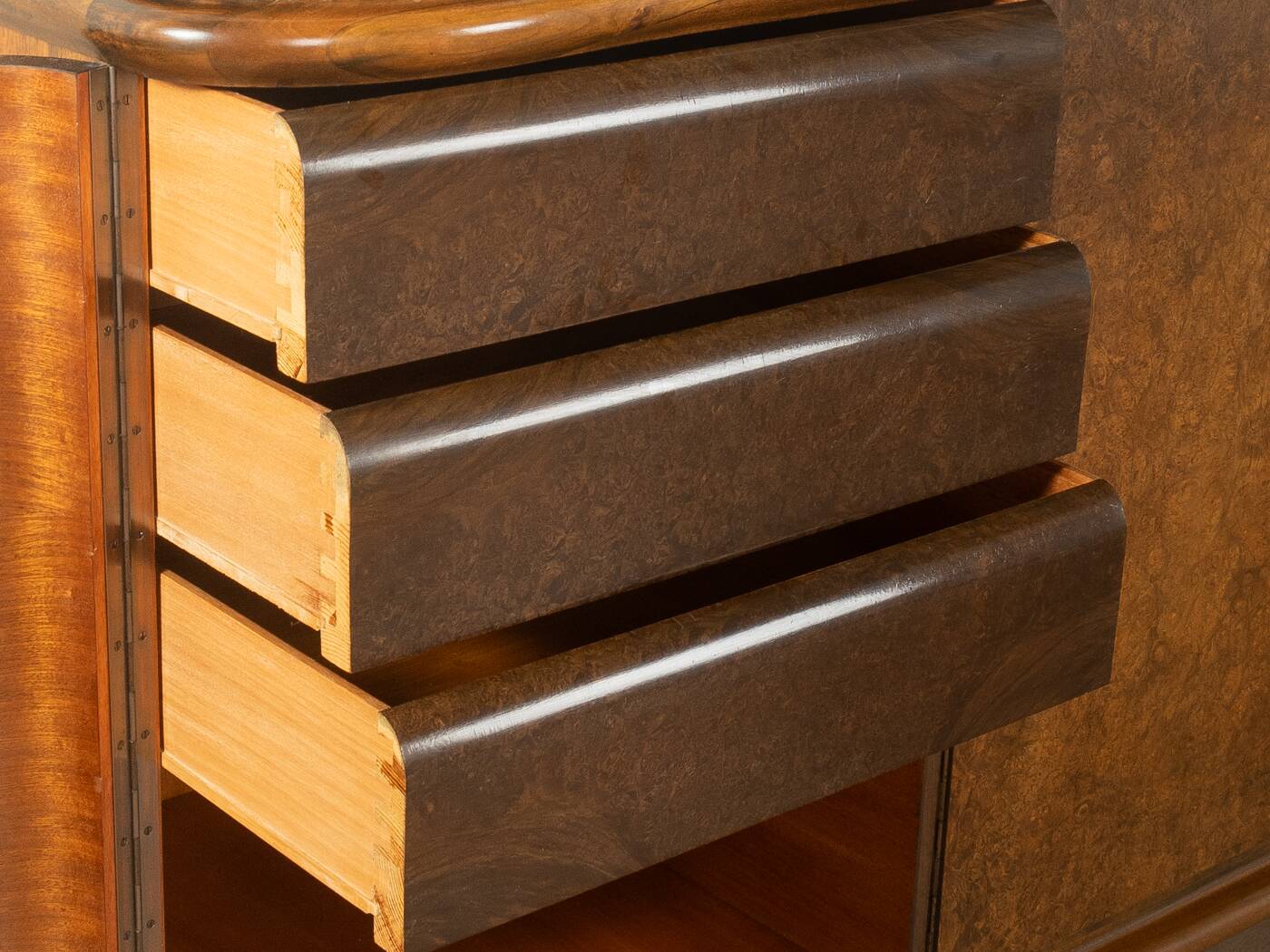 Wonderful Art Deco sideboard from the 1920s