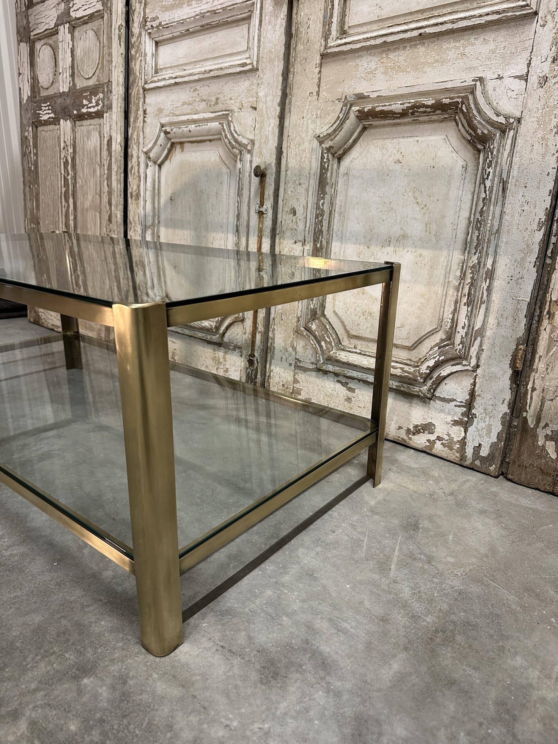 Table basse à double plateau en bronze attribuée à Jacques Quinet