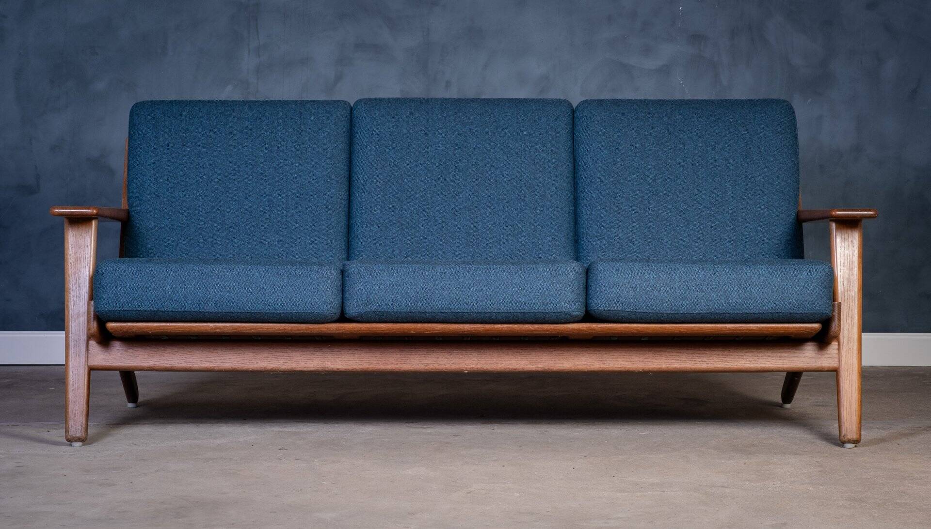 Canapé GE290 Trois Places en Chêne par Hans J. Wegner pour Getama, 1960s