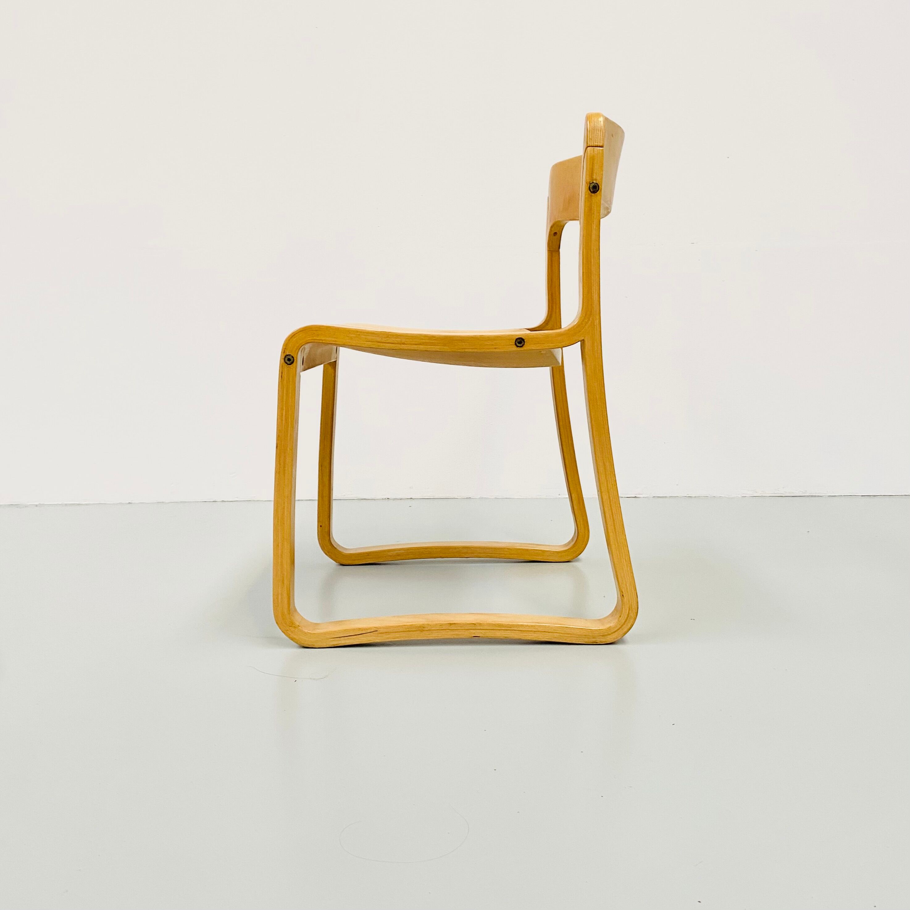 Lot de 4 chaises traîneau italiennes d'époque en hêtre contreplaqué moulé