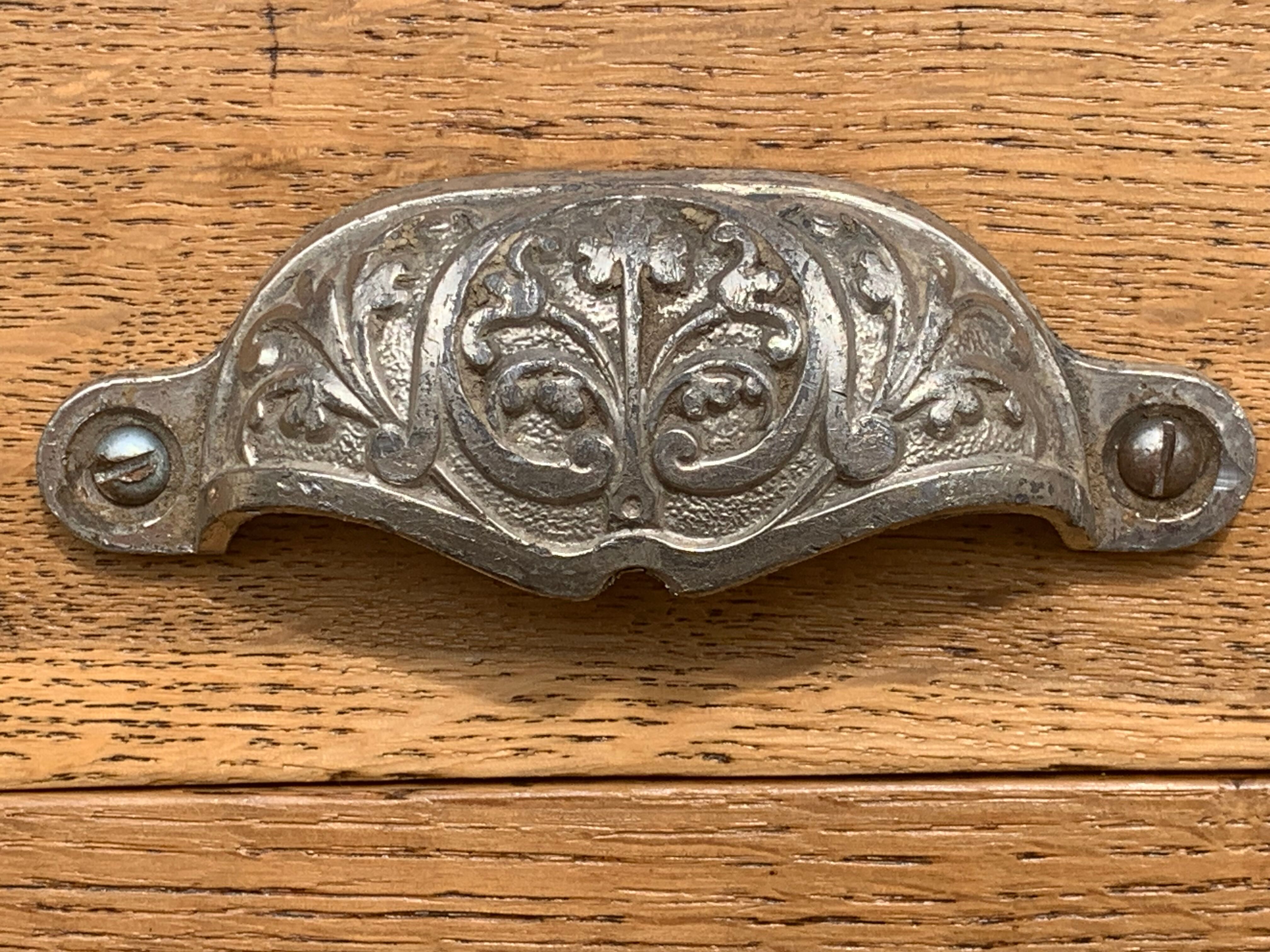 Solid desk in raw oak handles art deco shells